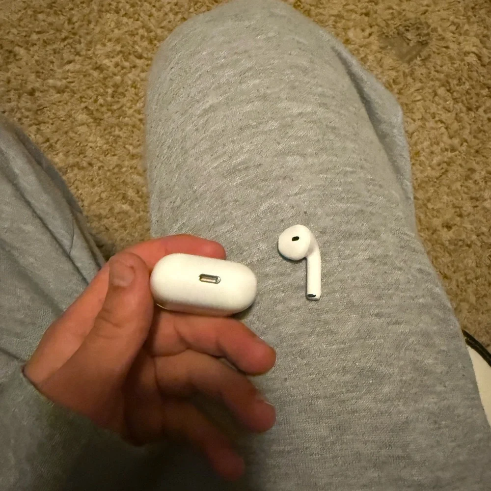 Wireless Earbuds Charging Case - White